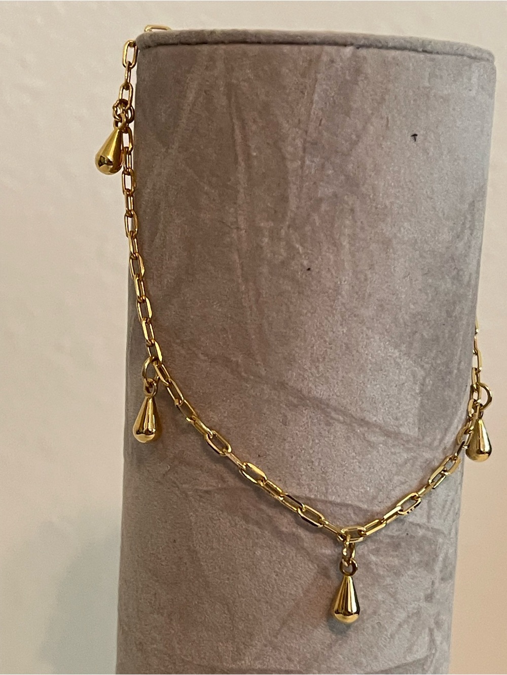 Avon Gold Teardrop Charm Bracelet - Gold Tone - Picture 4 of 5